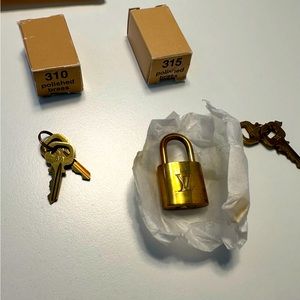 Louis Vuitton lock and key